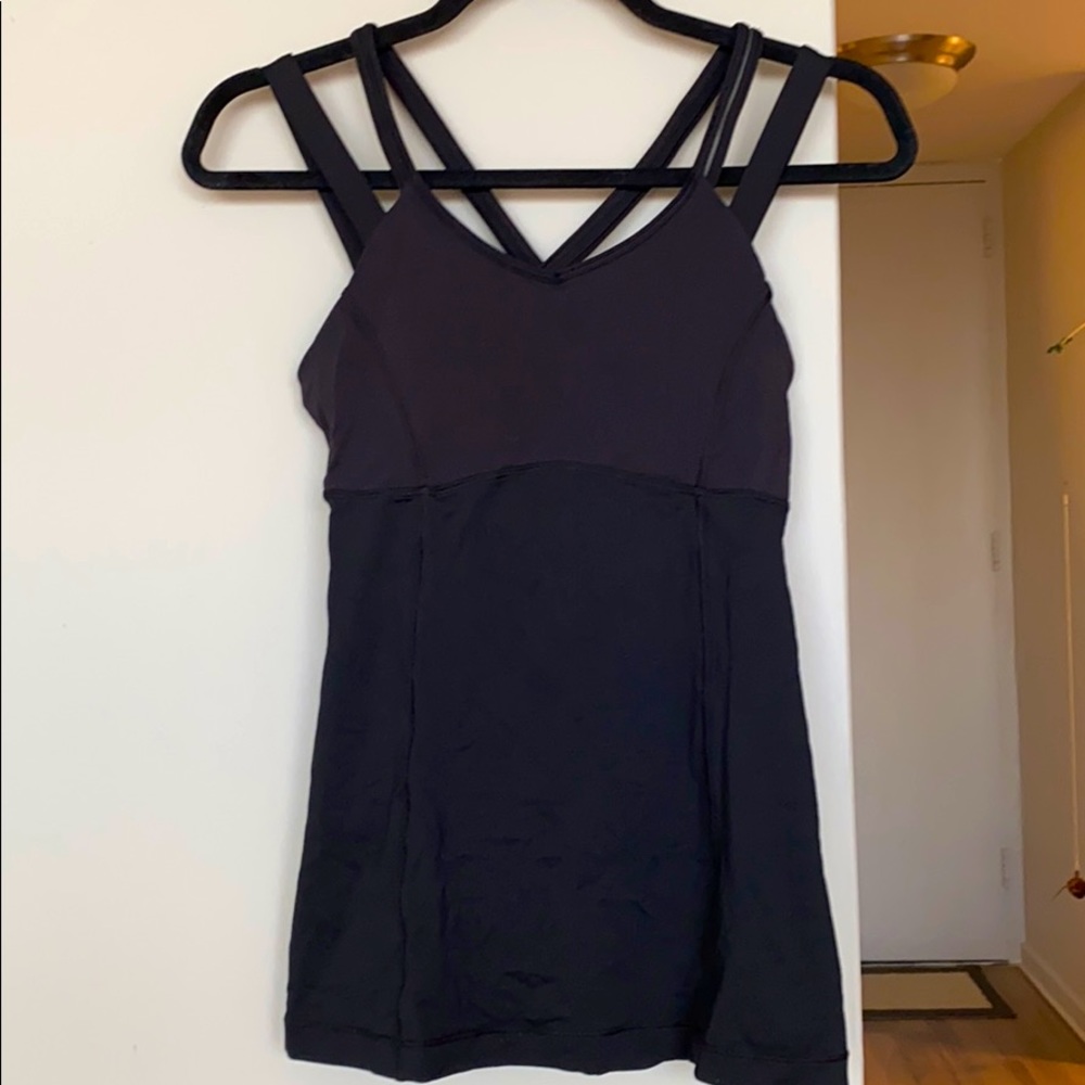 Lululemon workout cries cross tank